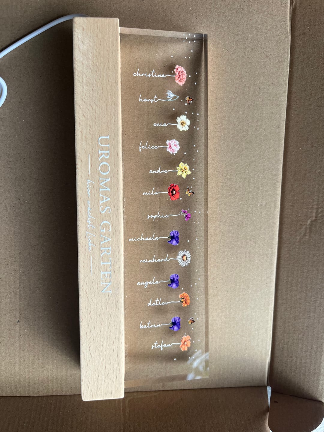 Customer photo review of Omas Garten - Personaliserter LED Aufsteller mit Blumen und Namen