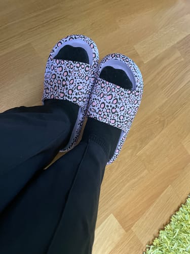 Customer photo review of HappyFlops Limited Editions