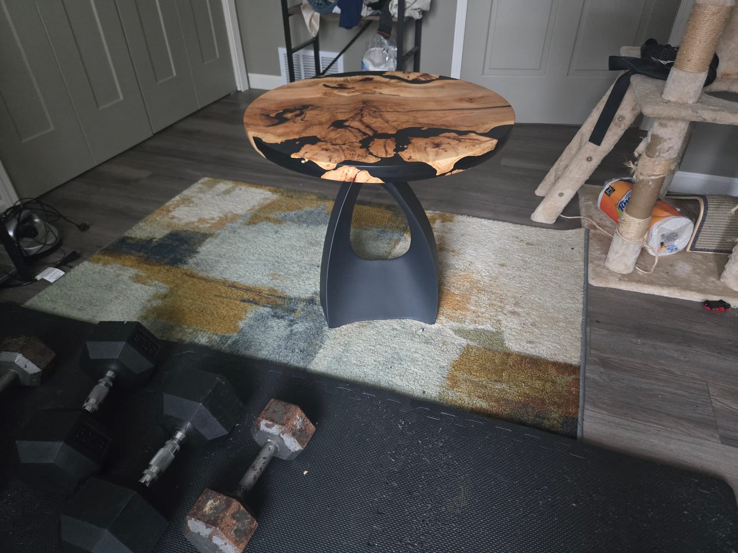 Customer photo review of End Table Legs 220 Tulipe 20H for Modern Round Tabletop