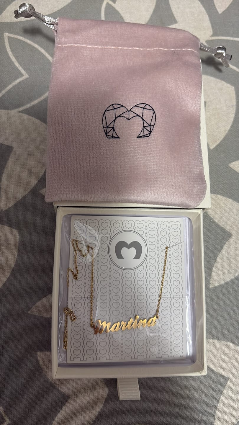 Customer photo review of Collar Nombre - Personalizado