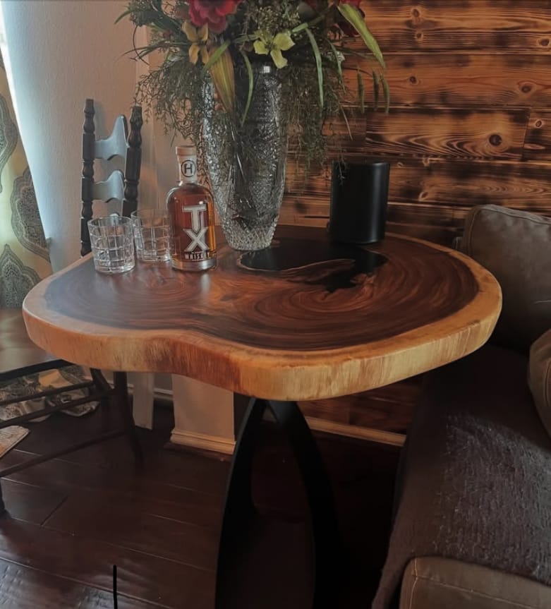 Customer photo review of Table Base 316 Tulipe 28H for Round Tabletop Dining