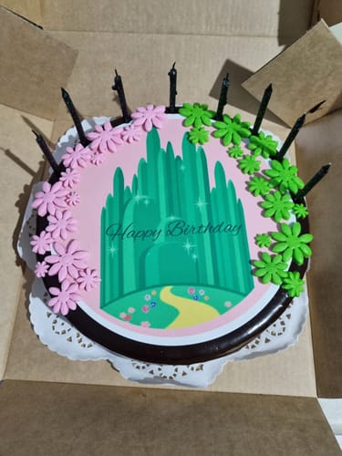 Customer photo review of 20 cm Pre-cut Circle Custom Edible Icing Image