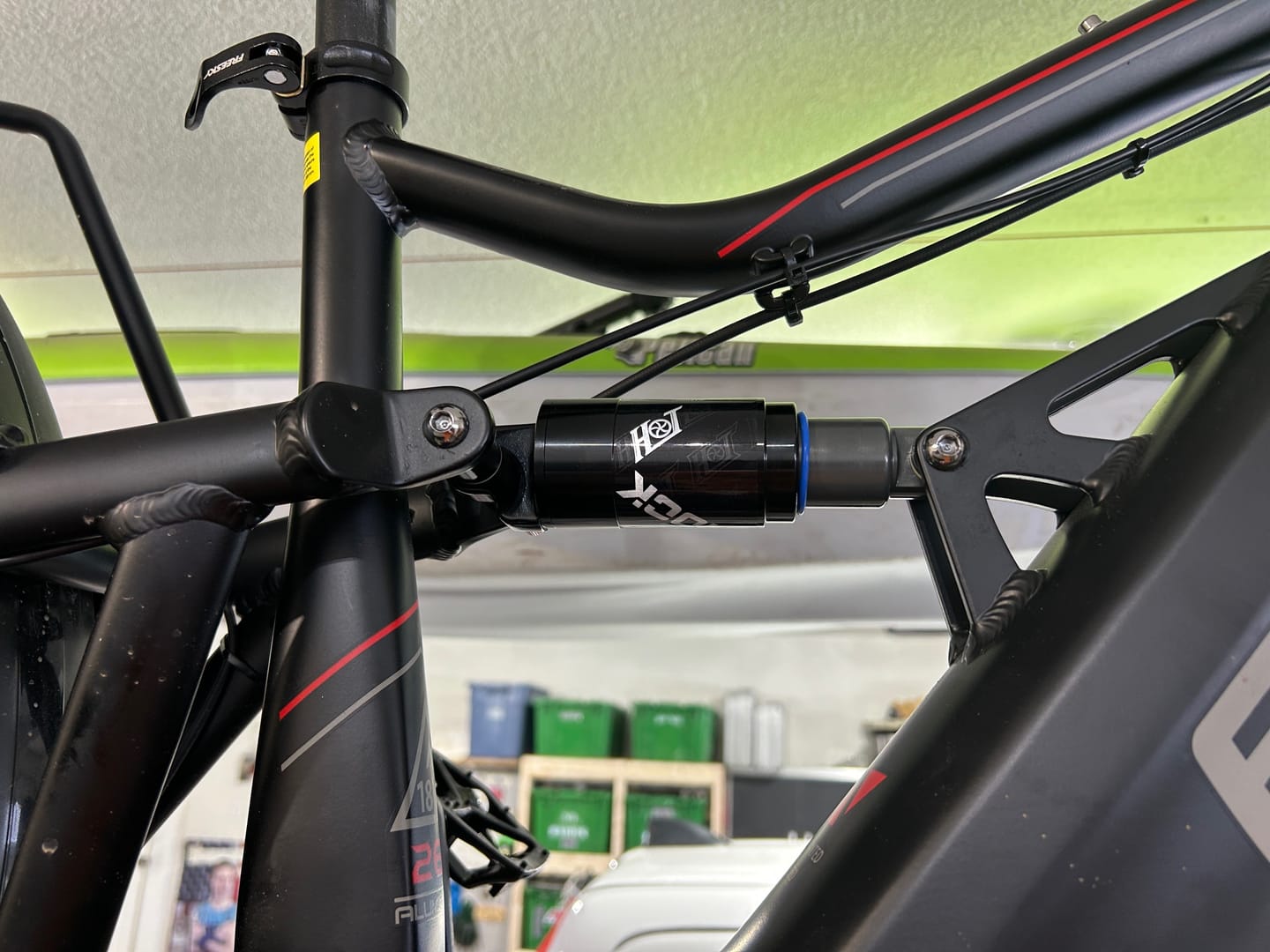 Customer photo review of Rear Air Shock 1000 Ibs