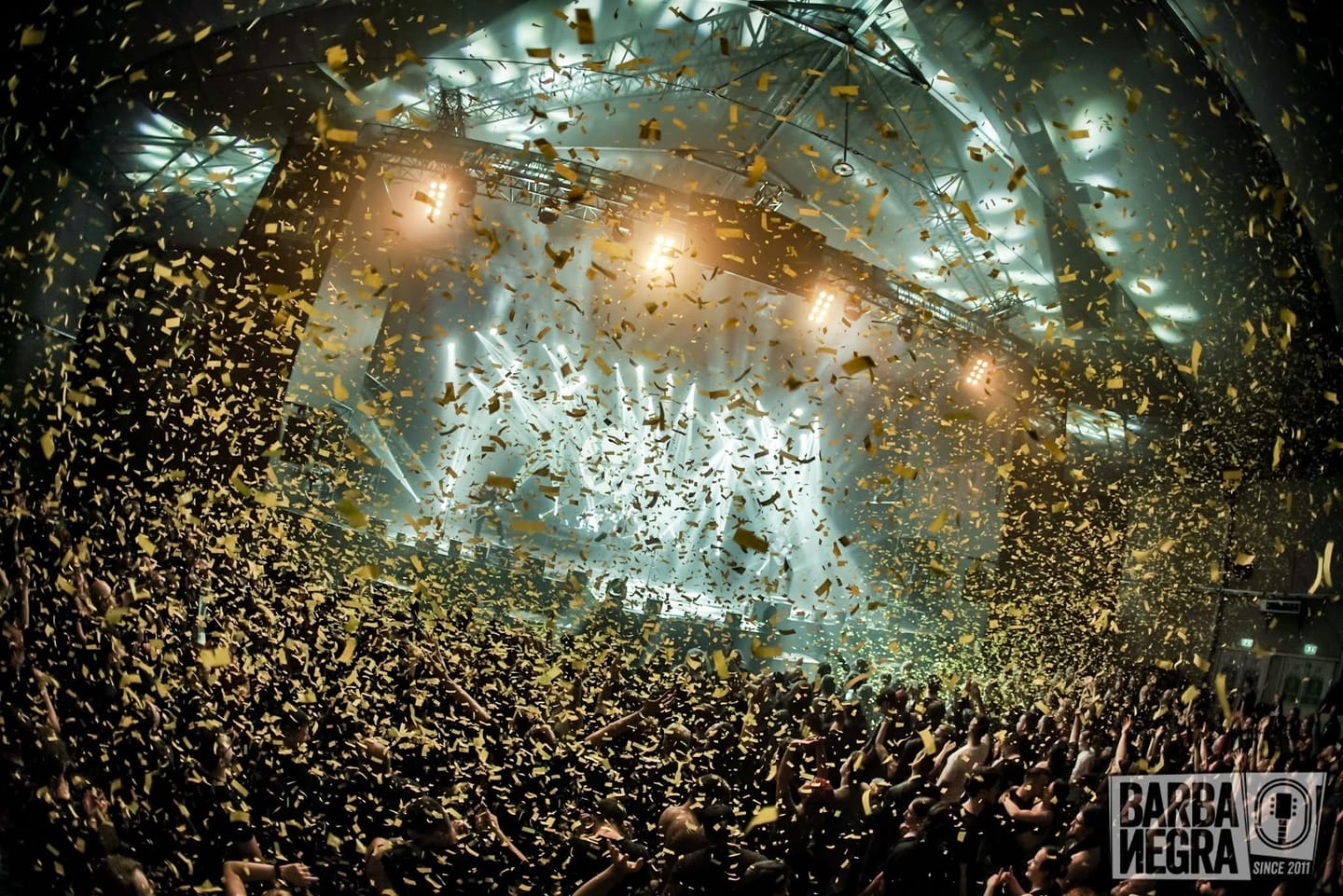 Customer photo review of MOKA SFX MK-CN16 DMX MINI CO2 Confetti Cannon Machine