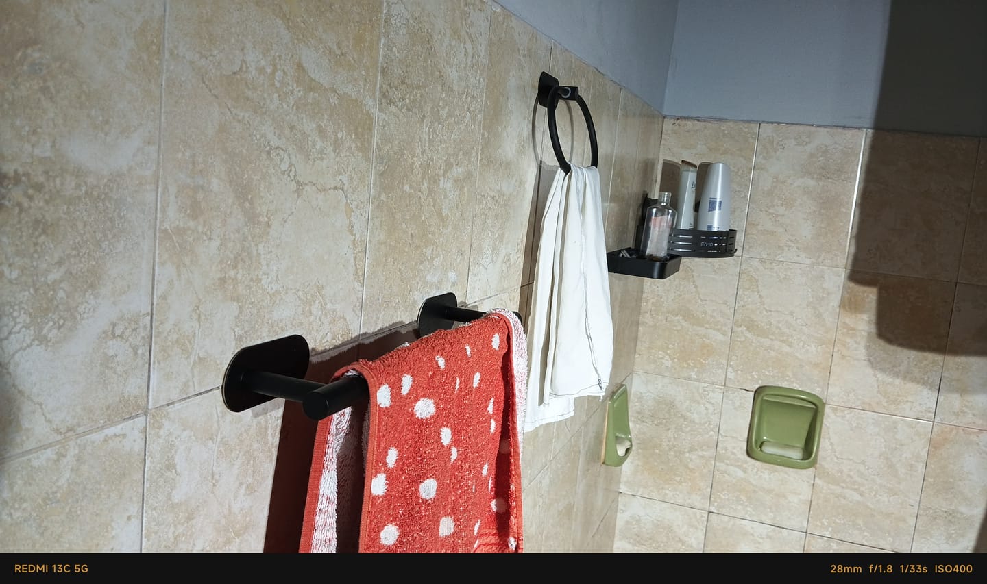 Customer photo review of Estante Esquinero Baño Ducha Premium Con Ventosas Resistente