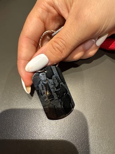 Rutger S. review of Unser Tag - Paar-Schlüsselanhänger (Gravur - Schwarz/Weiß) image 1 out of 1