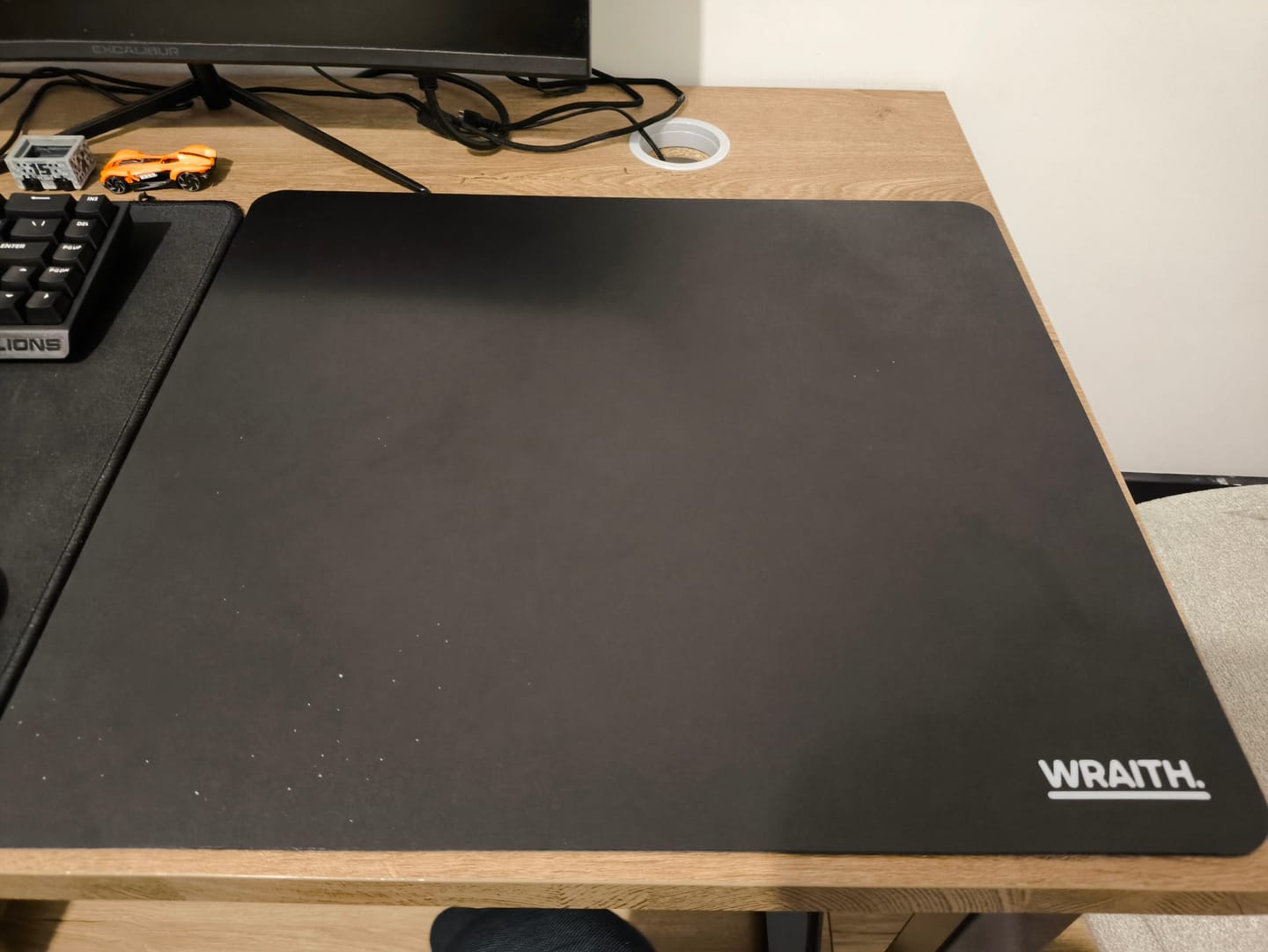 Customer photo review of Wraith Blade Y Hard Mousepad