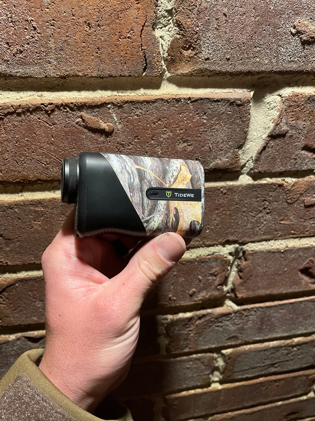 Customer photo review of TideWe Camo Deer Hunting Rangefinder 700/1000Y Laser Range Finder