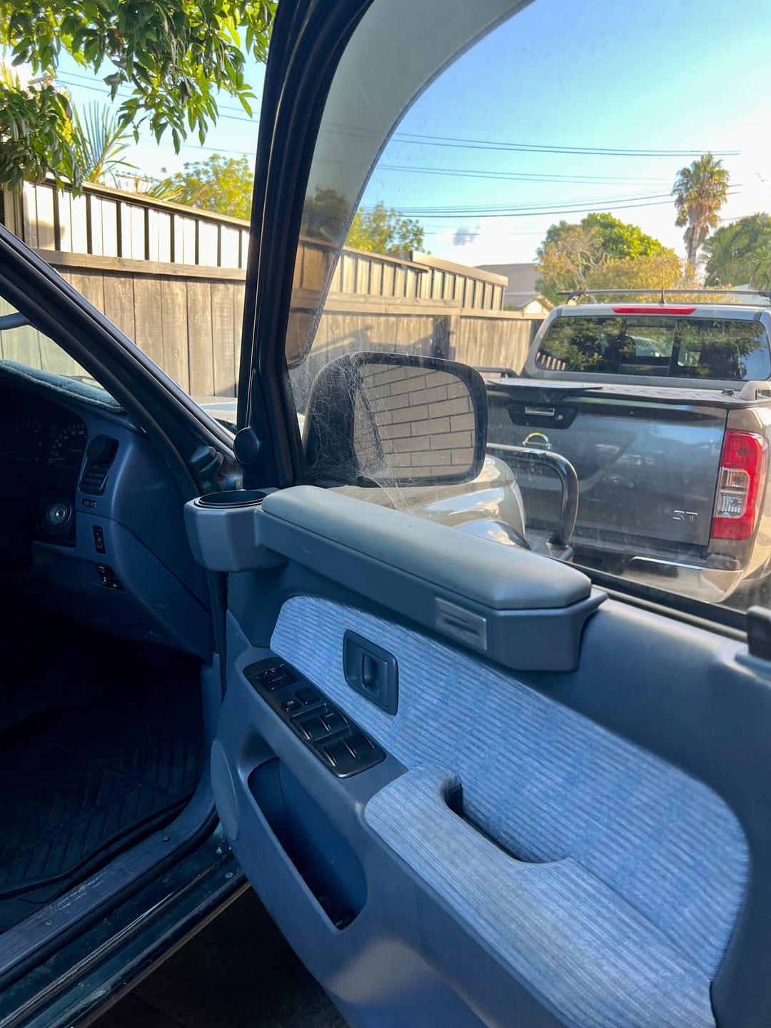 Customer photo review of Cup Holder Armrest Set l 3rd Gen 96 - 02