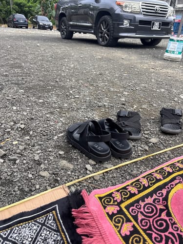 Customer photo review of Axel Sandal - Black (Eva Combat)