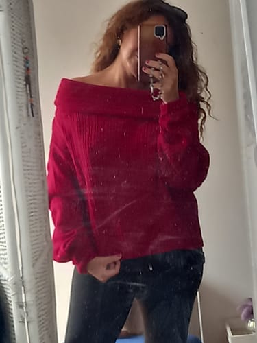 Customer photo review of SWEATER LINA ROJO