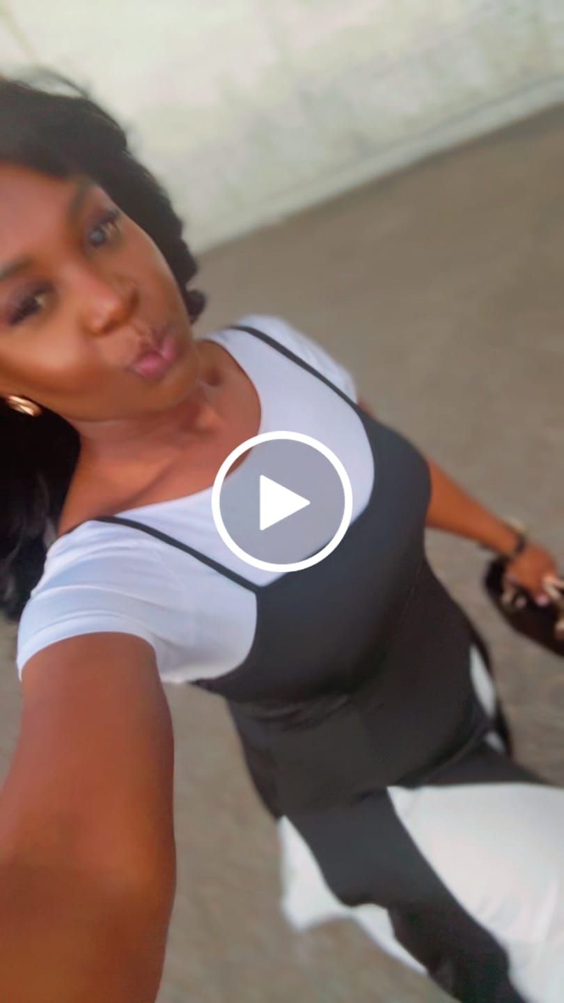 Customer video review of Paloma maxi dress
