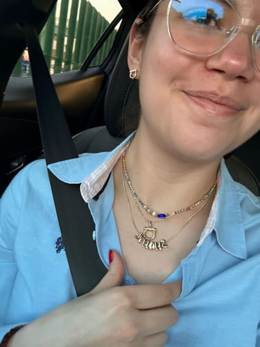 Customer photo review of Personaliza Tu Collar Con Inicial Mini Bubble Dorado