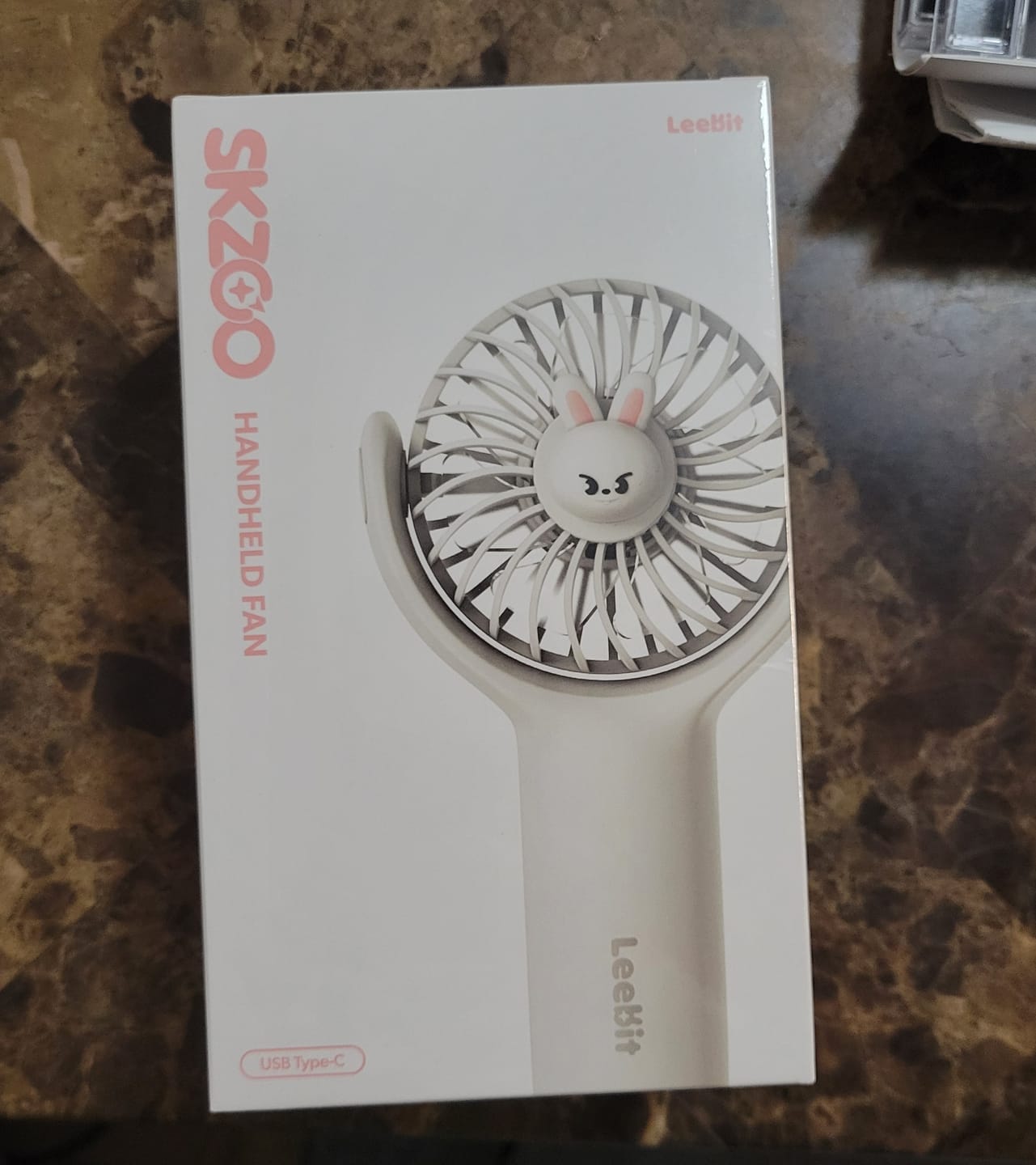 Customer photo review of STRAY KIDS - dominATE SEOUL WORLD TOUR OFFICIAL MD SKZOO HANDHELD FAN