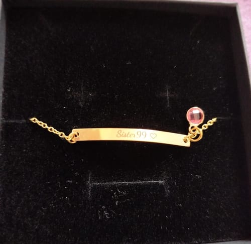 Customer photo review of Zapestnica: Name Birthstone