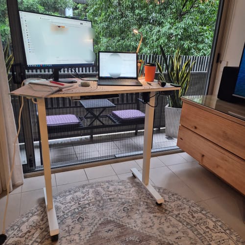 Customer photo review of Advwin Electric Standing Desk Height Adjustable 100cm
