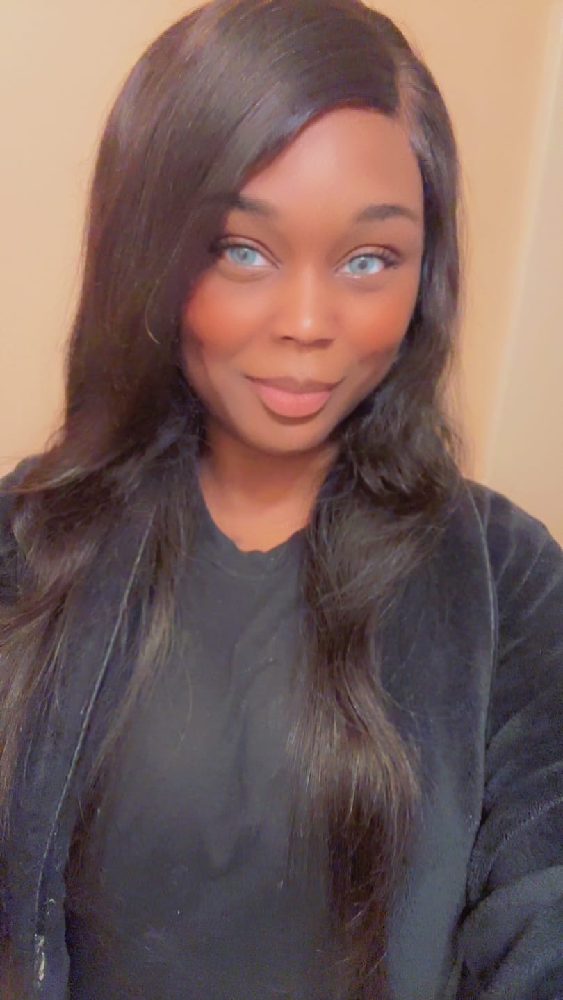 Customer photo review of Cherry OCEAN Blue Prescription Colored Contact Lenses