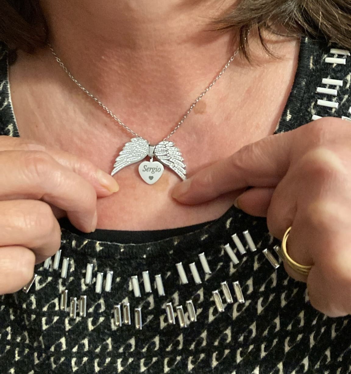 Customer photo review of Collana Angelo del mio cuore con incisione personalizzata, Collanina con nome del tuo angelo