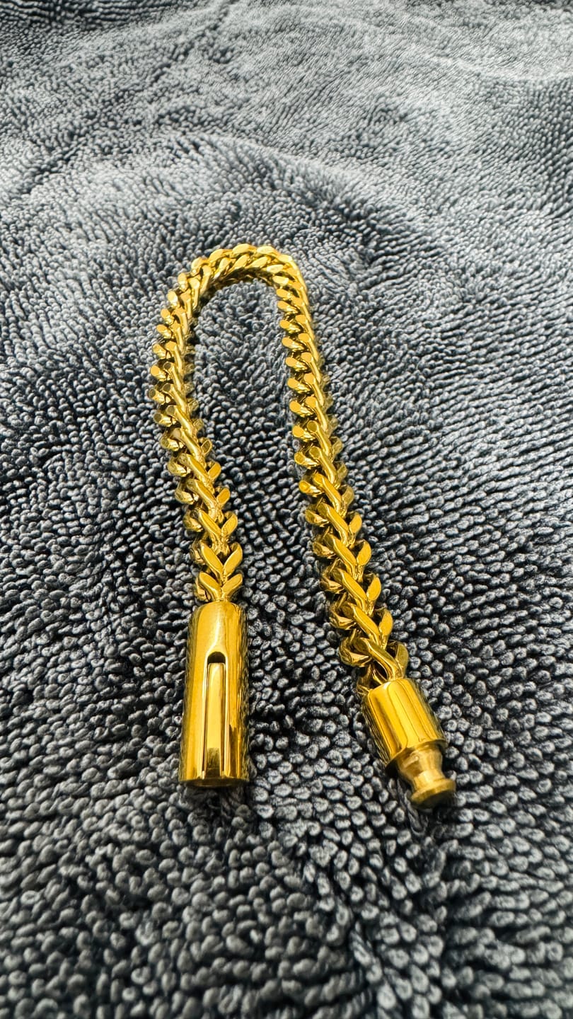 Customer photo review of BOND