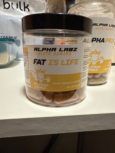 Customer photo review of Alpha Labz - Fat Is Life - Omega 3 Huile de Krill, Vitamine K2 MK4 et Vitamine D3