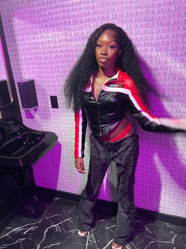 Customer photo review of LOW RISERS (BLACK DENIM)