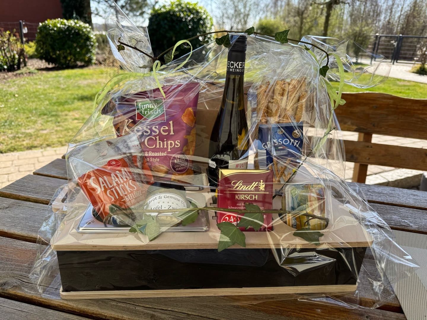 Customer photo review of CouchBar