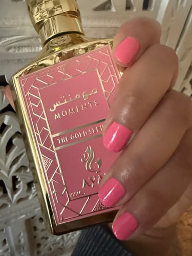 Customer photo review of Moments