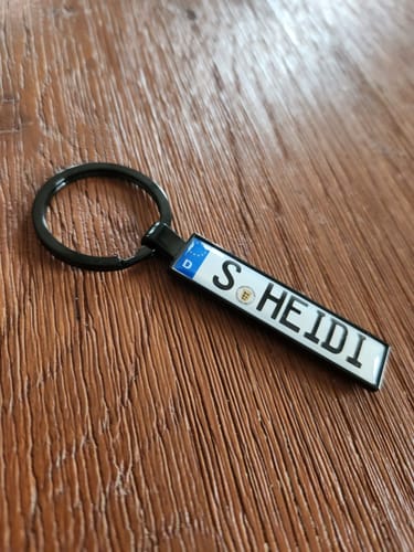 Customer photo review of Kennzeichen Schlüsselanhänger Mini Nummernschild Metall