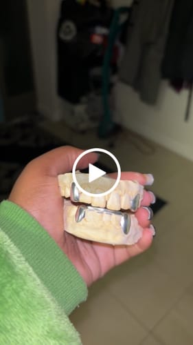 Customer video review of 4 Canines with bar