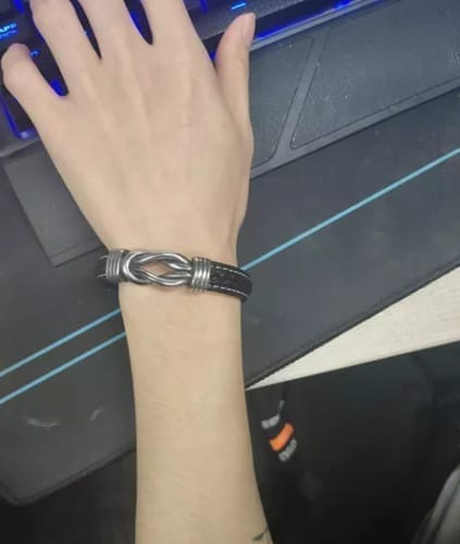 Customer photo review of Aan Mijn Zoon - Moeder en Zoon Voor Altijd Met Elkaar Verbonden - Gepersonaliseerde Infinity Armband