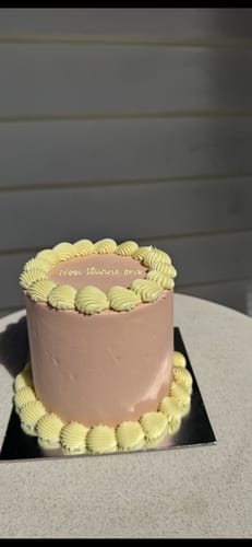 Customer photo review of clara mini cake