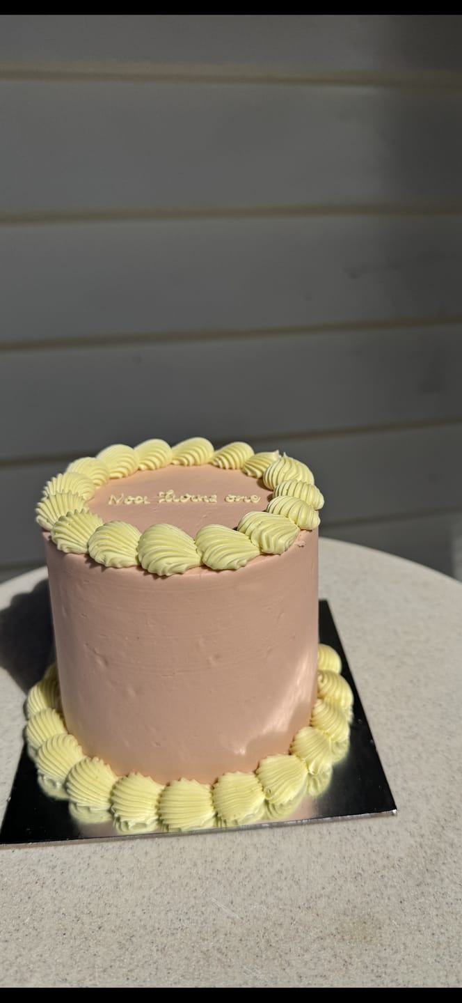 Customer photo review of clara mini cake
