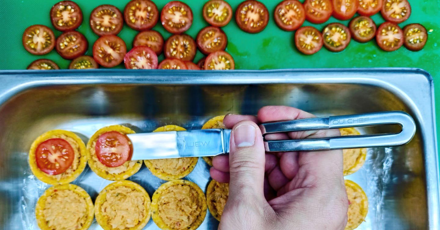 Customer photo review of 'LiftOff' Chef's Palette Knife