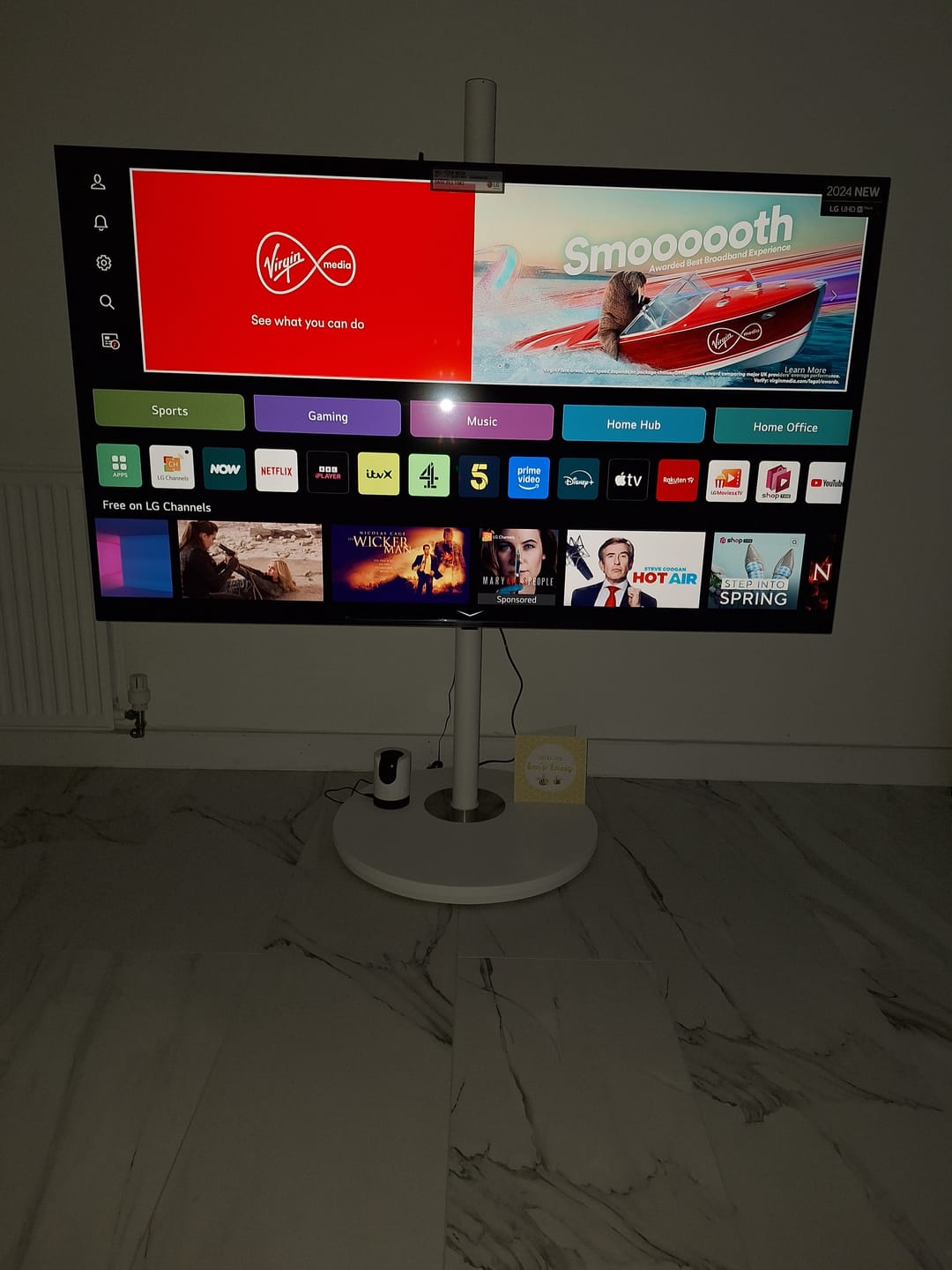 Customer photo review of Master V2 FT65  Floor TV Stand With Wheels