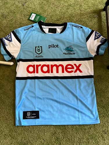 Customer photo review of 2025 Cronulla Sutherland Sharks Home Jersey