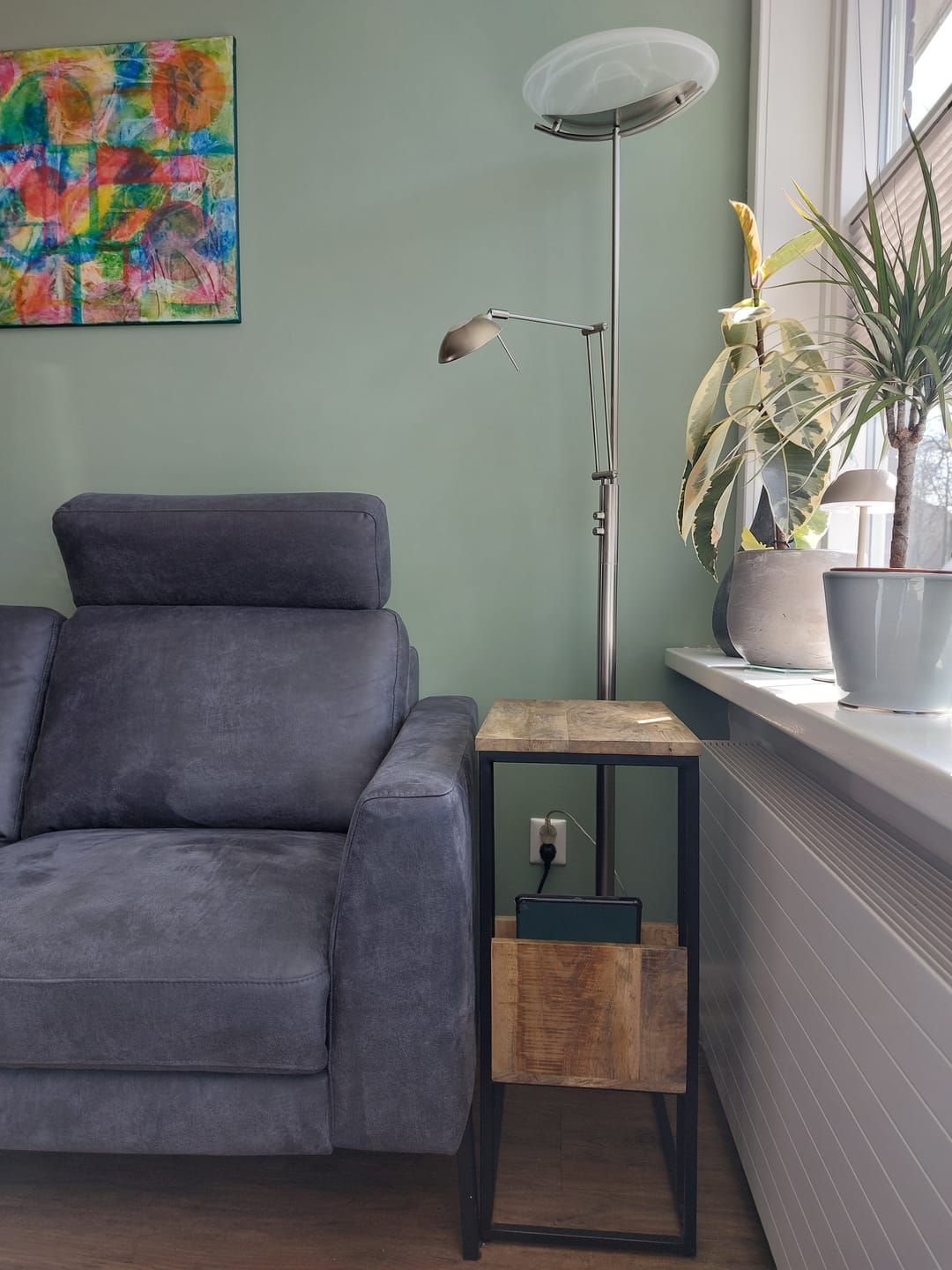 Customer photo review of Bijzettafel voor over de bank | Mangohout en Staal | 45x29x69cm