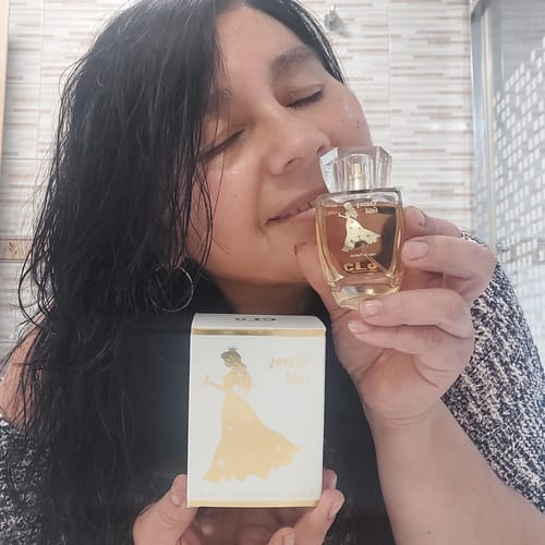 Customer photo review of Perfume Queen's Gold