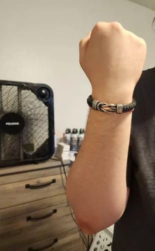 Customer photo review of Aan Mijn Zoon - Moeder en Zoon Voor Altijd Met Elkaar Verbonden - Gepersonaliseerde Infinity Armband
