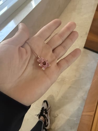 Customer photo review of COLLAR TEDDY BEAR OSO SWAROVSKI ROSE GOLD