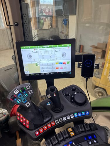 Customer photo review of Gadgetme Handyhalterung mit Wireless Ladefunktion passend für Fendt One 15W Fast Wireless