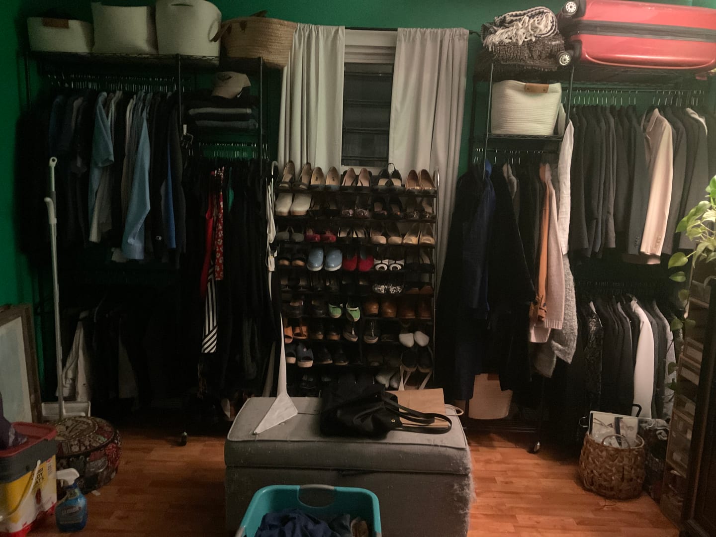 Customer photo review of Raybee Heavy Duty Portable Clothes Rack With Wheels,Clothing Rack For Hanging,Garment Rack For Bedroom
