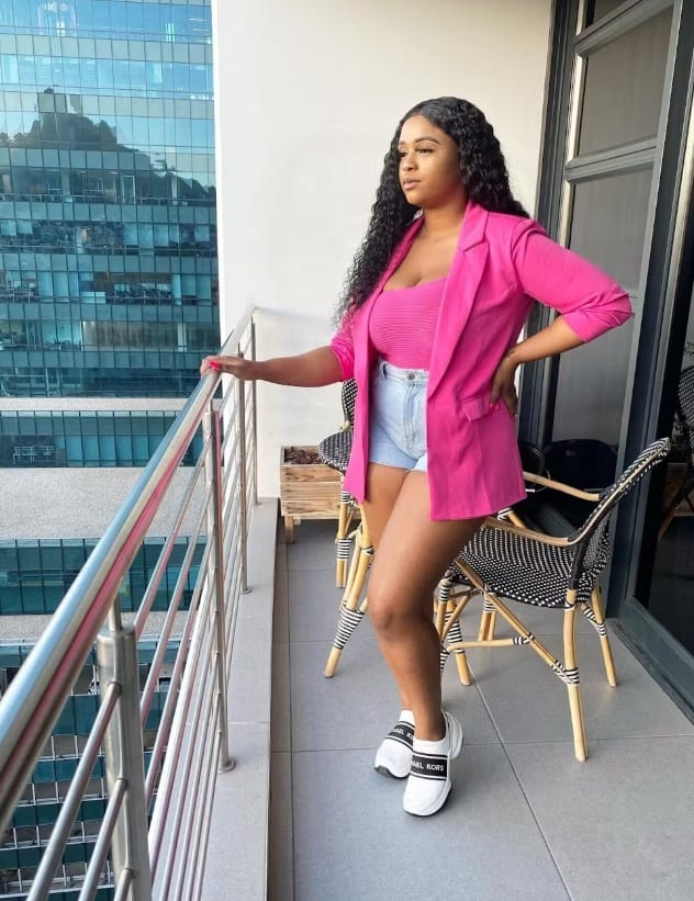 Customer photo review of MORE FACE 360 Glueless Wig Water Wave Invisi Drawstring Wear And Go Wig Quick Install Pre-Bleached And Pre-Cut HD Lace Human Hair Wigs Beginner Friendly