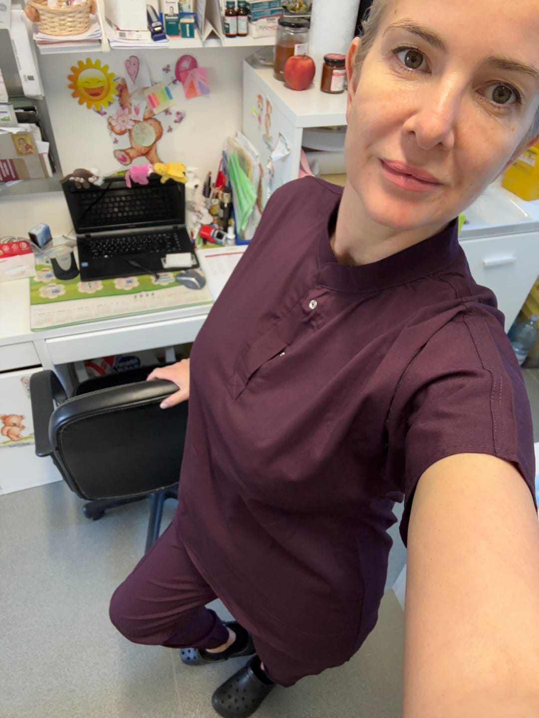 Customer photo review of Costum Medical Mov, Pentru Femei - Purple - Model Activity