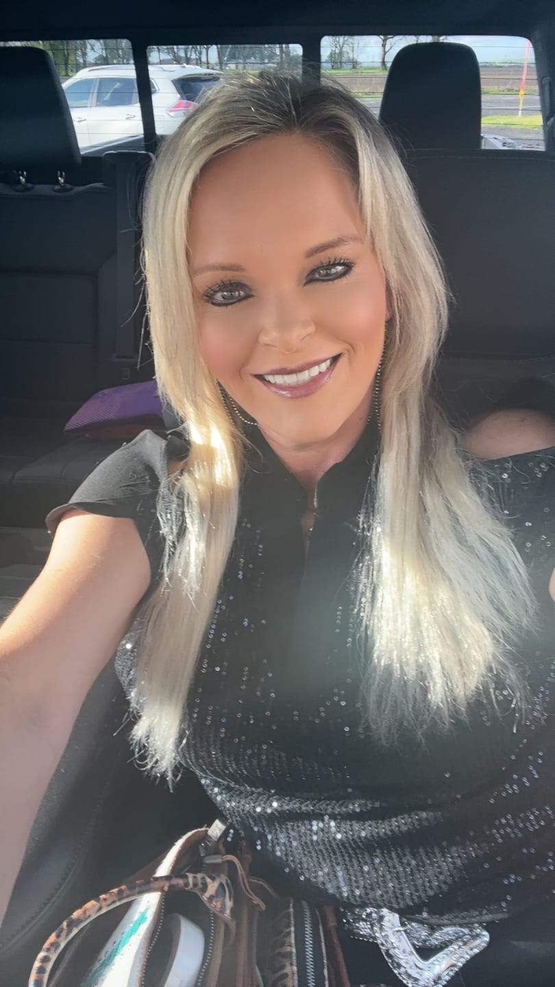 Customer photo review of Full Shine Sew In Hair Weft Bundles 100% Remy Human Hair Platinum Blonde (#60)