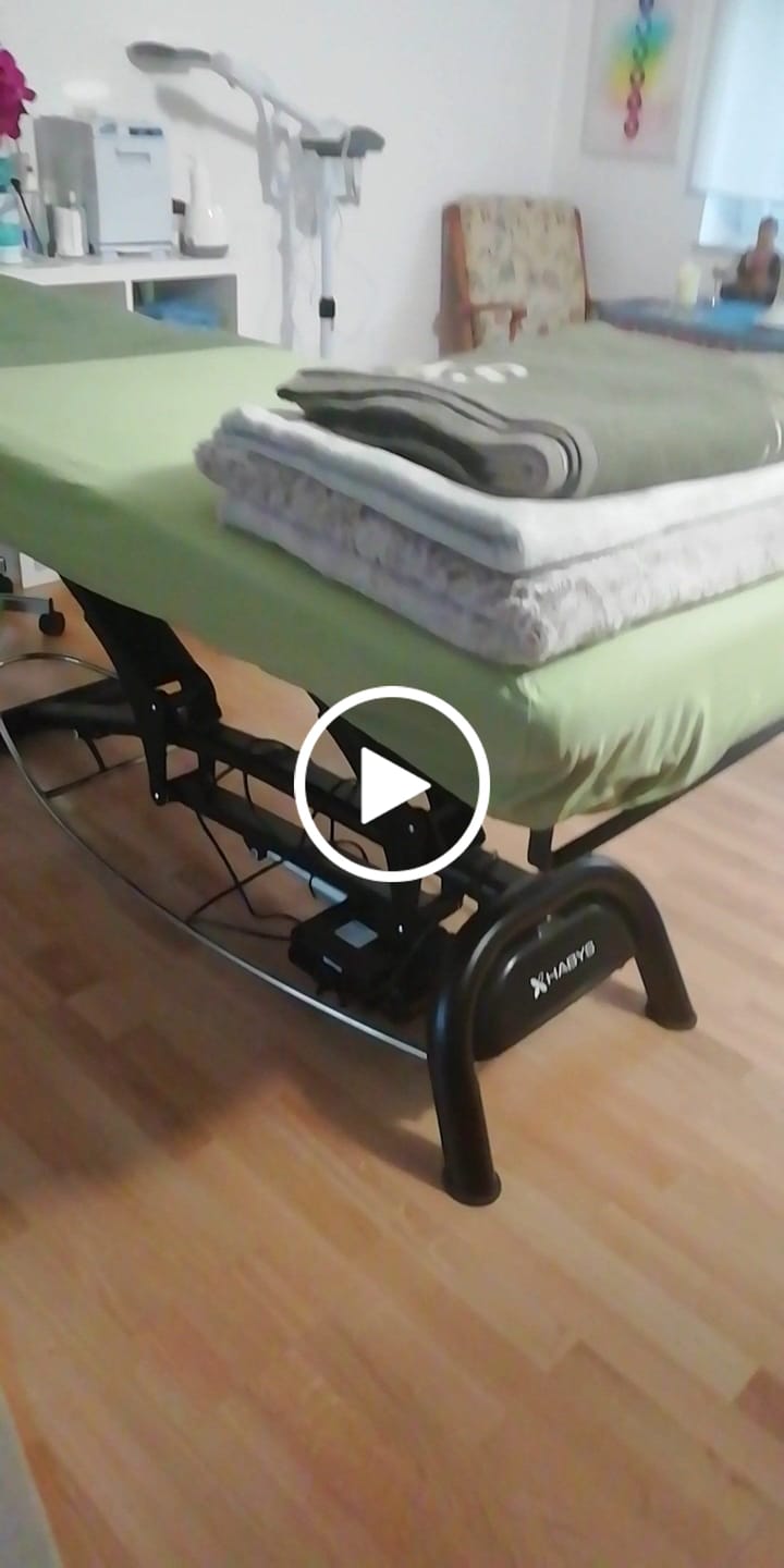Customer video review of Massageliege Elektrisch Agila 4 4-Segmente