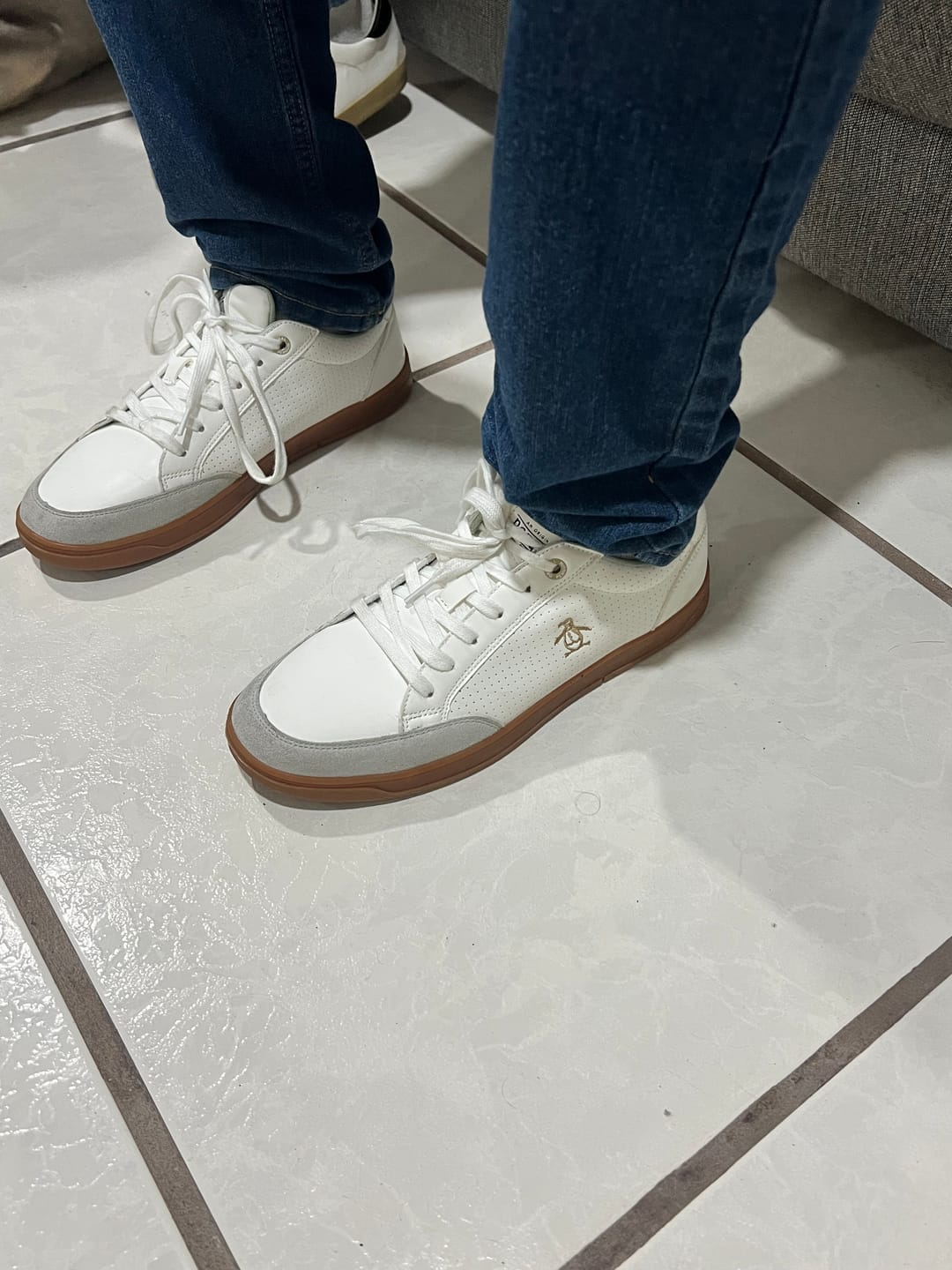 Customer photo review of Tenis Style Cole Blanco
