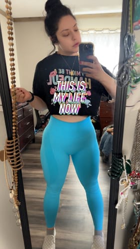 Customer photo review of Baby Blue Seamless Leggings