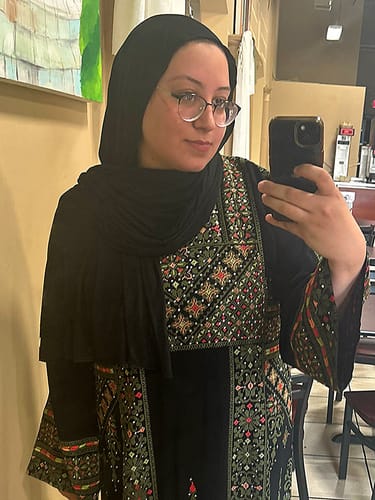 Customer photo review of Black/Olive Green A Cut Full Embroidered Thobe