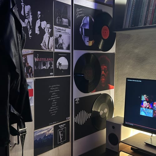 Customer photo review of VINYL RECORDS - ALTERNATIVE ROCK