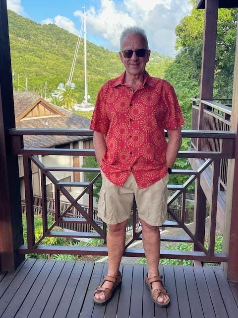 Customer photo review of Men's Vintage Short Sleeve Cotton Boho 70s Leisure Button Up Hawaiian Shirt
